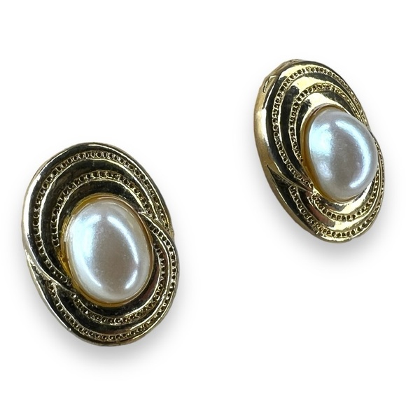 VINTAGE GOLD FAUX PEARL EARRINGS RETRO PINUP POST BACKING GLAM EVENT FORMAL - Picture 1 of 6
